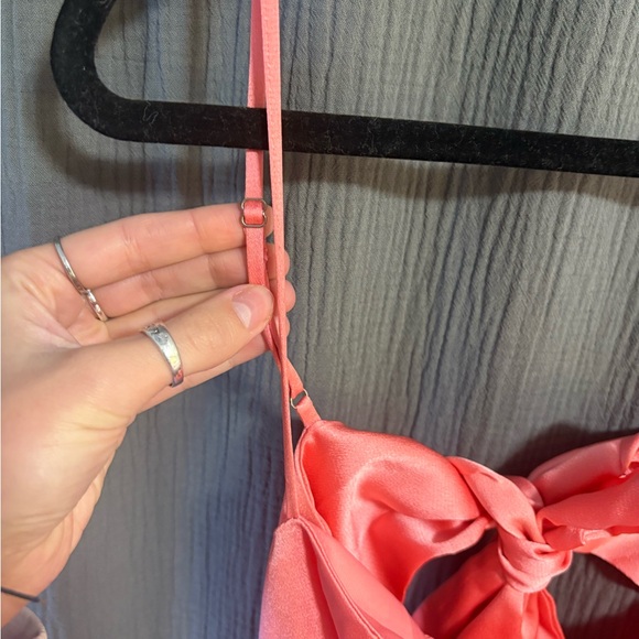 Lucy in the Sky Satin Front Twist Strappy Maxi Dress in Coral Size Large - Picture 9 of 12